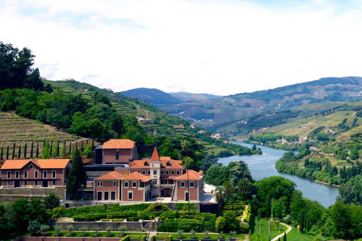 douro-valley-portugal-exterior-panorama-2-perfil